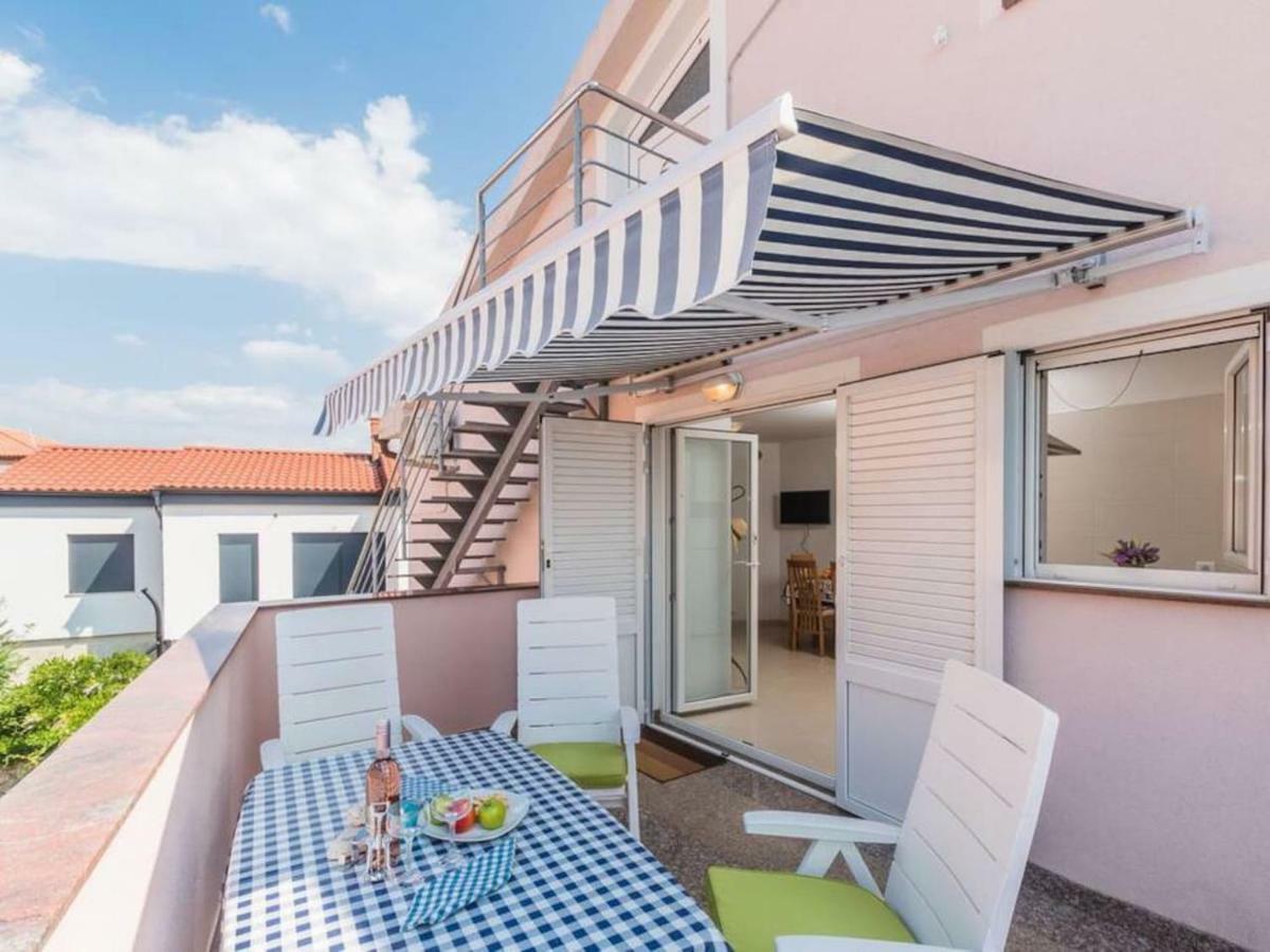 Apartment F-4 科里米诺 外观 照片